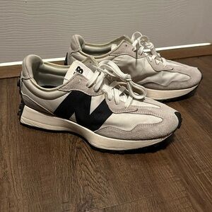 New Balance 327 Shoes